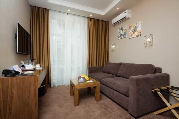 Crystal Hotel 3