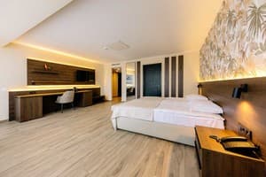 Гостинично-ресторанный комплекс Mayak Resort. Супериор двухместный  2