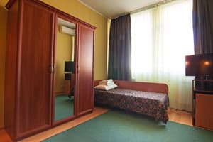 Мини-отель Міні готель на Героїв Енергетиків, 18. Люкс двухместный 2-х комнатный номер 9
